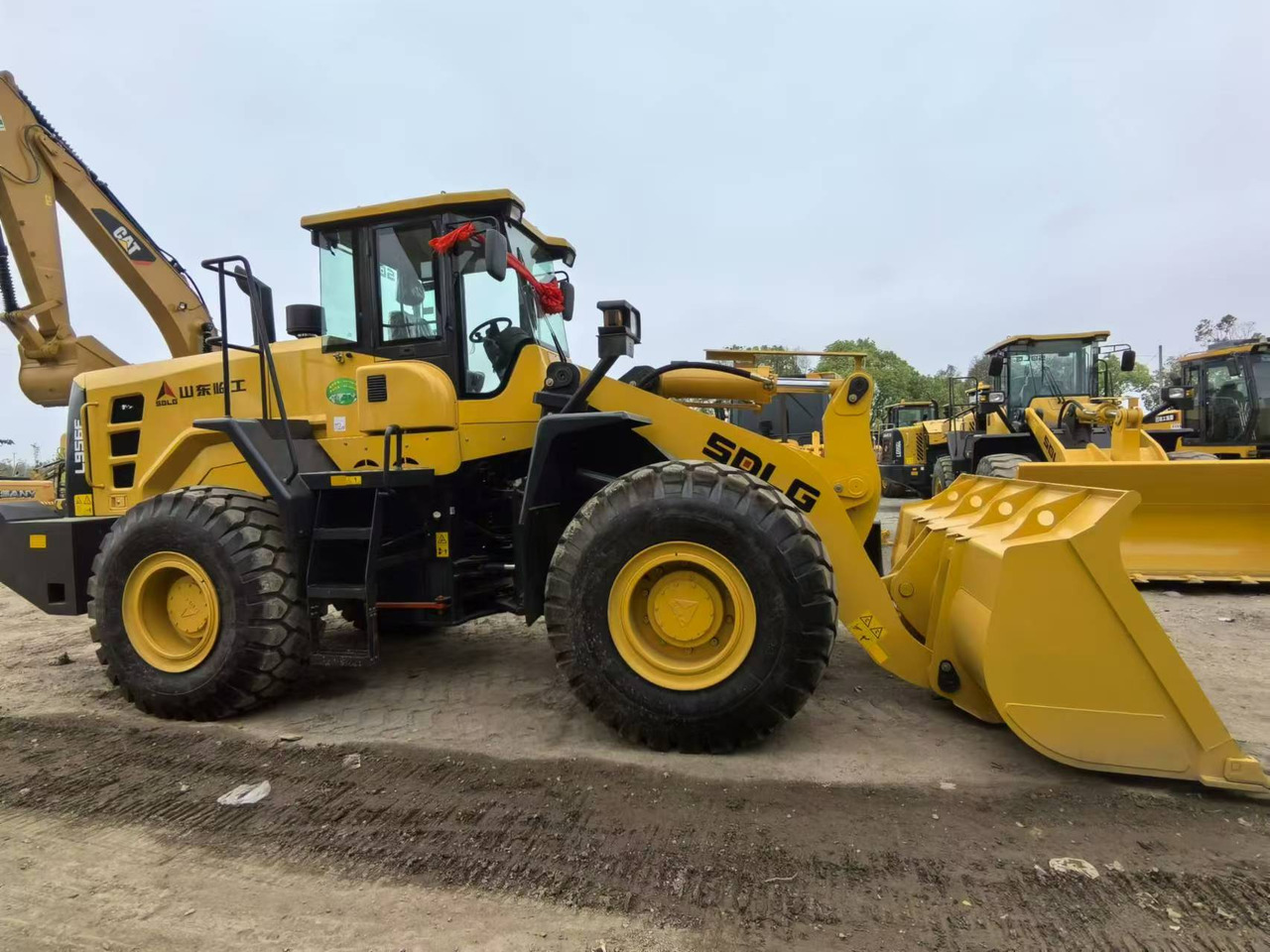 SDLG L956F - Колёсный погрузчик: фото 4 SDLG L956F - Колёсный погрузчик: фото 4