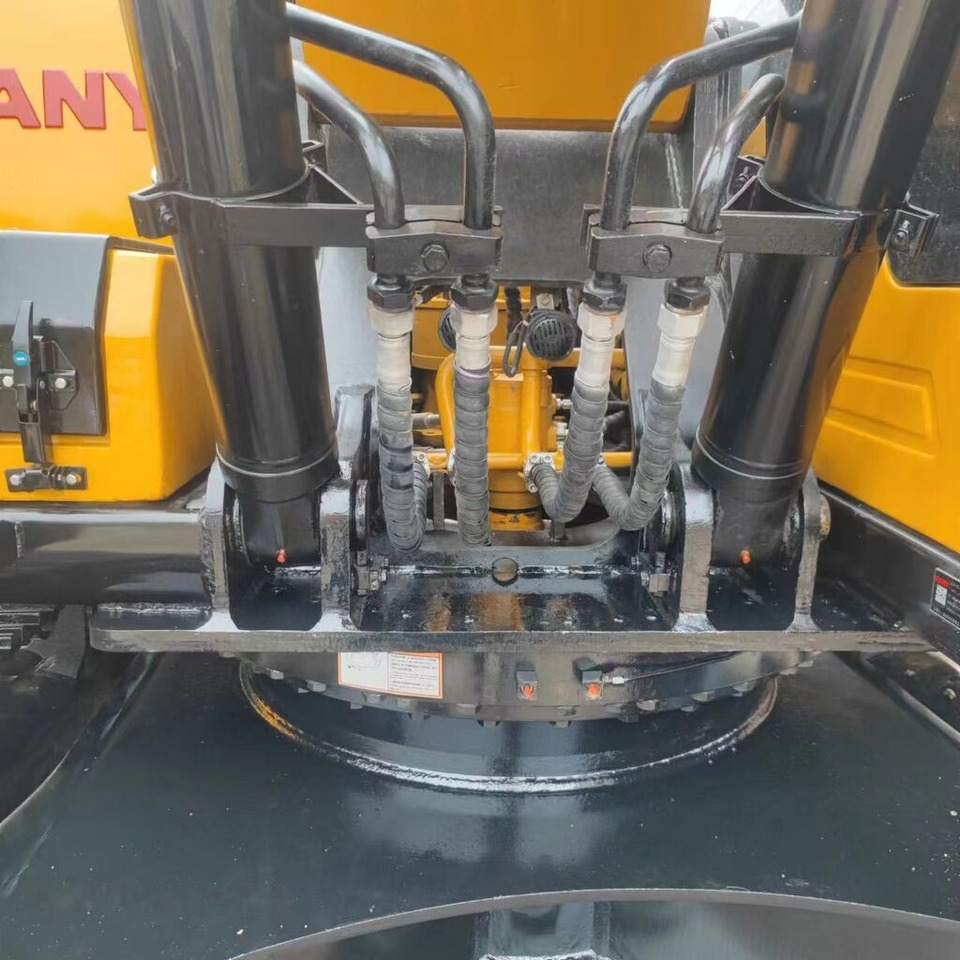 Sany SY215C - Гусеничный экскаватор: фото 1 Sany SY215C - Гусеничный экскаватор: фото 1