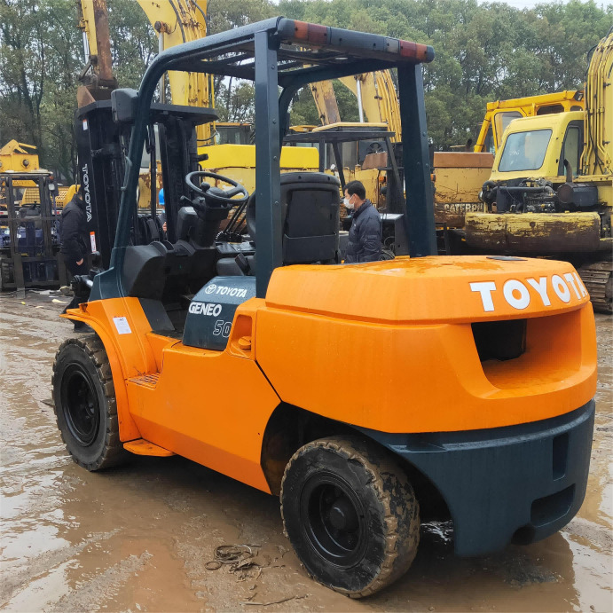 TOYOTA FD50 - Дизельный погрузчик: фото 4 TOYOTA FD50 - Дизельный погрузчик: фото 4