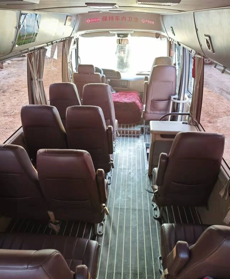 Toyota Coaster - Микроавтобус, Пассажирский фургон: фото 2 Toyota Coaster - Микроавтобус, Пассажирский фургон: фото 2