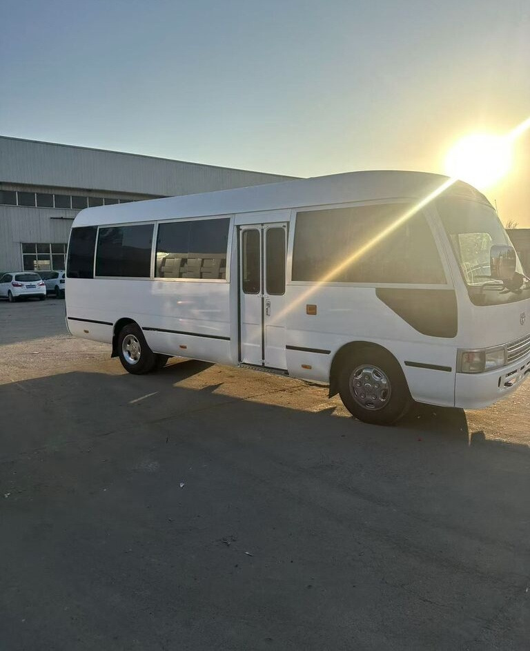 Toyota Coaster - Пригородный автобус: фото 2 Toyota Coaster - Пригородный автобус: фото 2