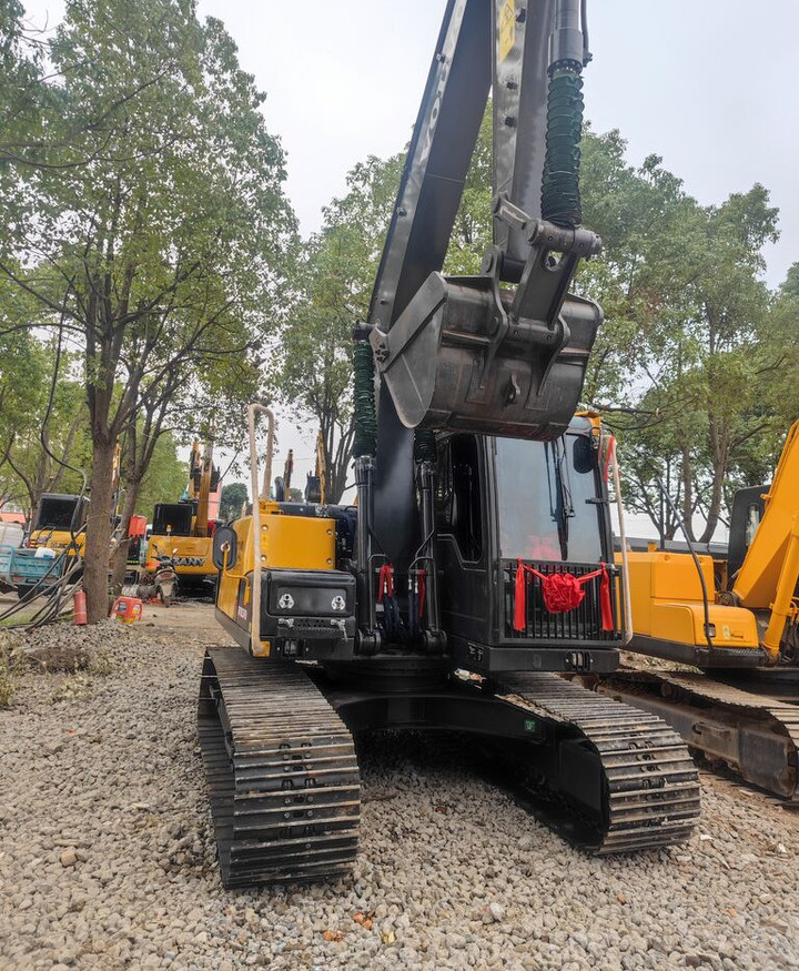 Volvo EC140DL - Гусеничный экскаватор: фото 1 Volvo EC140DL - Гусеничный экскаватор: фото 1