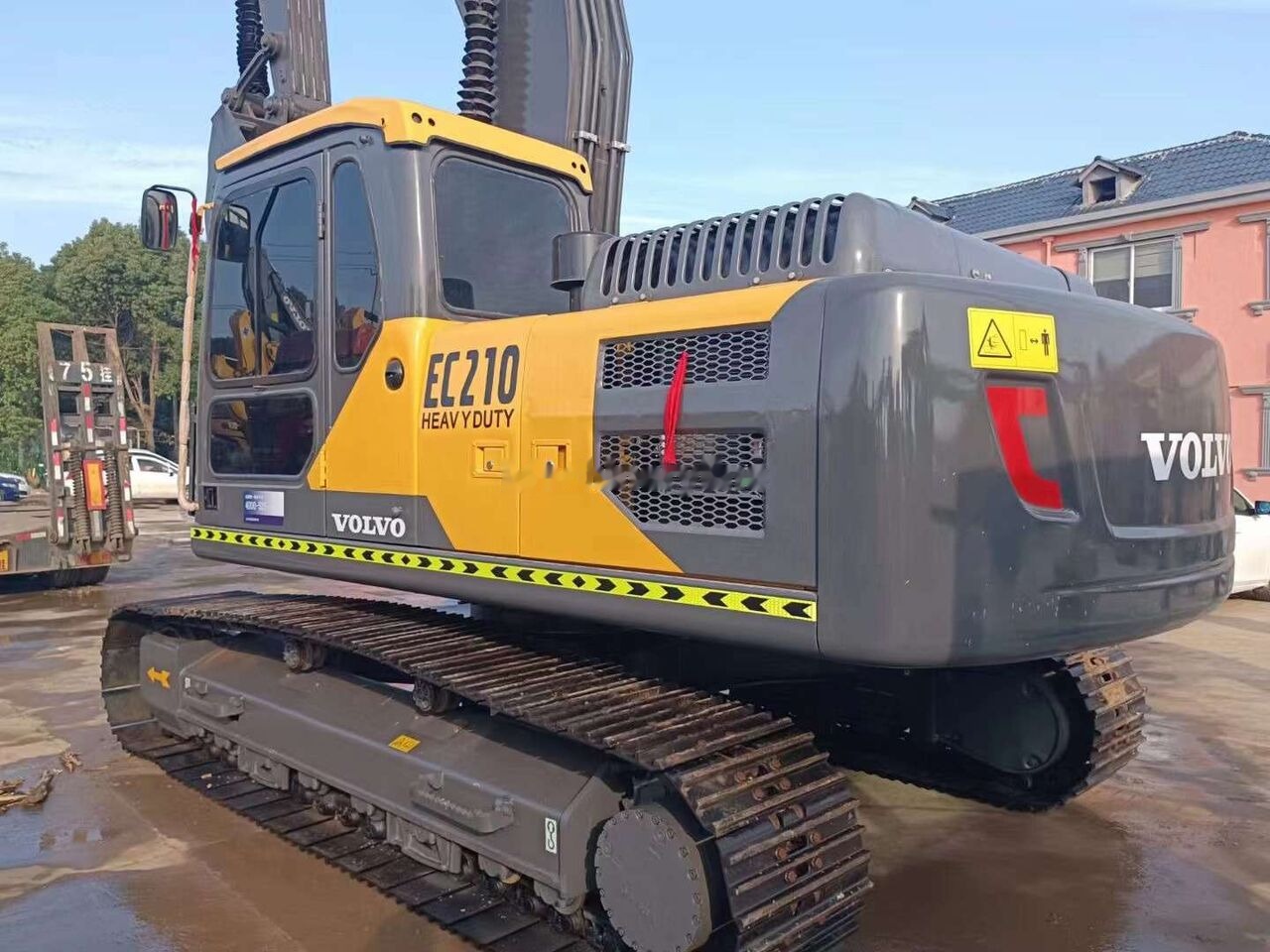 Volvo EC210 - Гусеничный экскаватор: фото 2 Volvo EC210 - Гусеничный экскаватор: фото 2