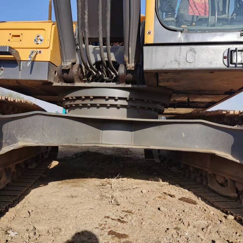 Volvo EC210BLC - Гусеничный экскаватор: фото 1 Volvo EC210BLC - Гусеничный экскаватор: фото 1