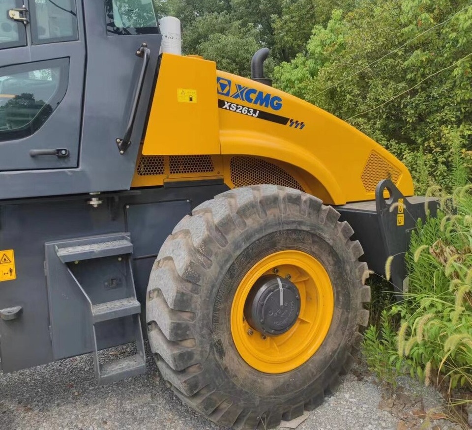 XCMG XS263J - Компактор: фото 4 XCMG XS263J - Компактор: фото 4