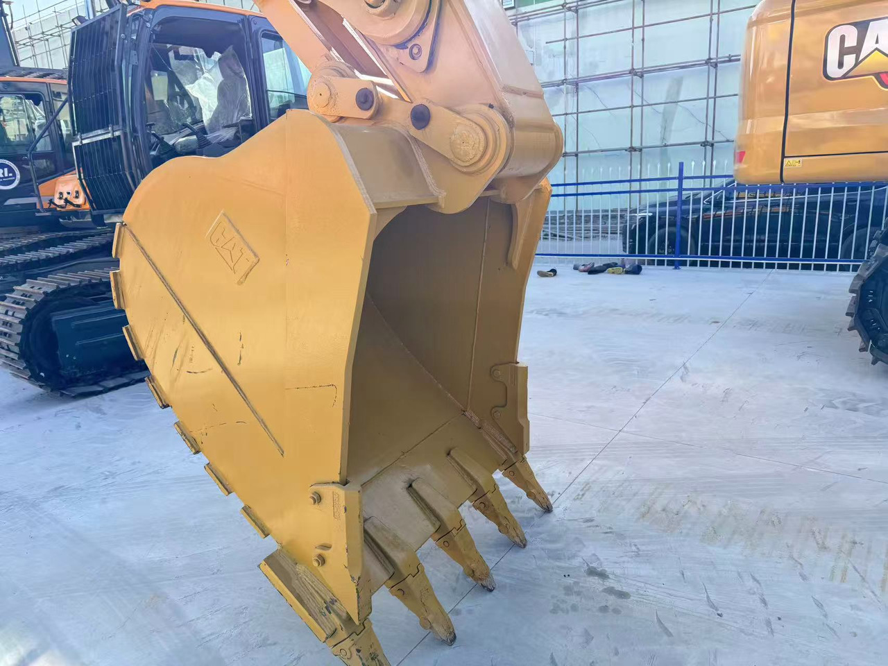 CATERPILLAR 330GC - Гусеничный экскаватор: фото 2 CATERPILLAR 330GC - Гусеничный экскаватор: фото 2