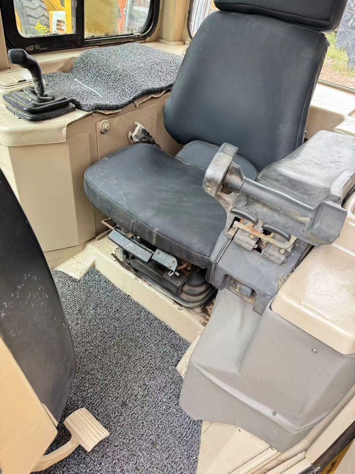 CATERPILLAR D5M - Бульдозер: фото 3 CATERPILLAR D5M - Бульдозер: фото 3