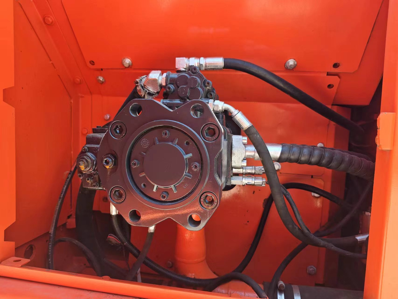 DOOSAN DX300LC-9C - Гусеничный экскаватор: фото 5 DOOSAN DX300LC-9C - Гусеничный экскаватор: фото 5