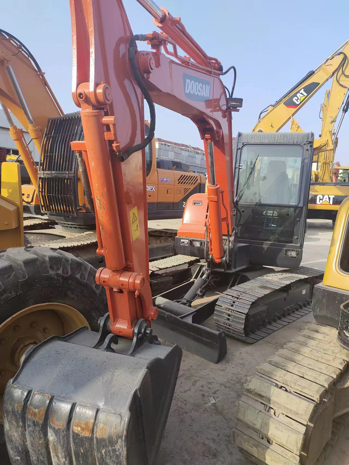 DOOSAN DX60 - Мини-экскаватор: фото 2 DOOSAN DX60 - Мини-экскаватор: фото 2