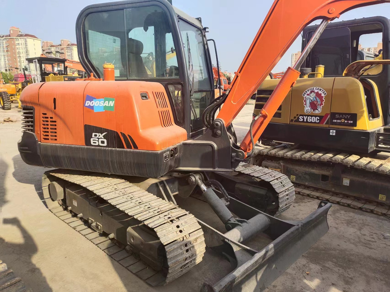 DOOSAN DX60 - Мини-экскаватор: фото 1 DOOSAN DX60 - Мини-экскаватор: фото 1