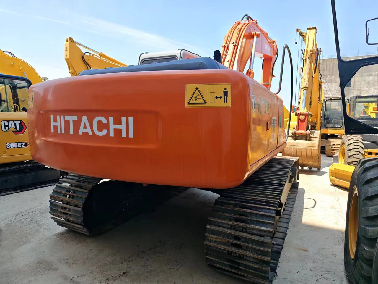 HITACHI EX200-5 - Гусеничный экскаватор: фото 2 HITACHI EX200-5 - Гусеничный экскаватор: фото 2