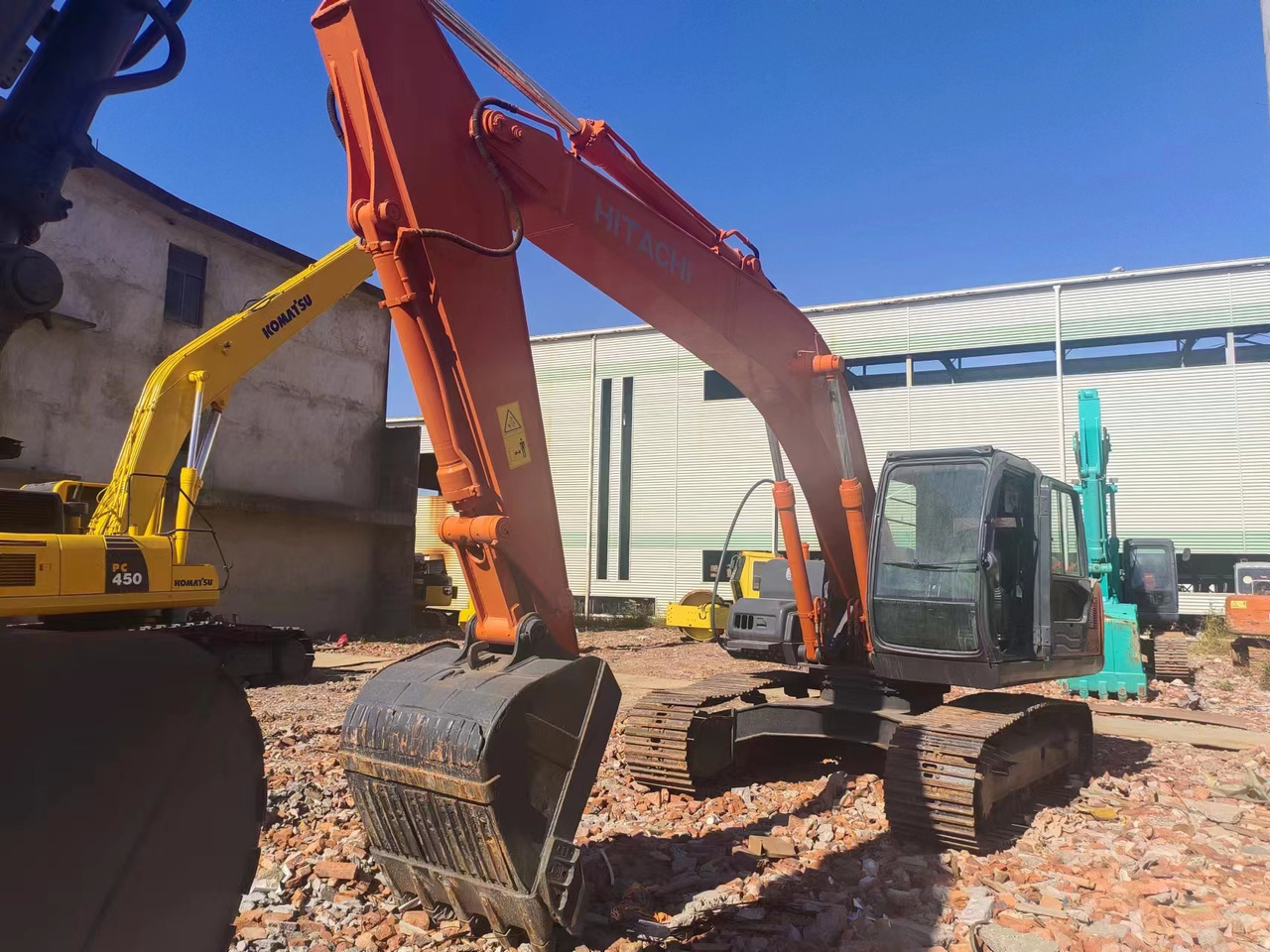 HITACHI ZX200 - Гусеничный экскаватор: фото 2 HITACHI ZX200 - Гусеничный экскаватор: фото 2