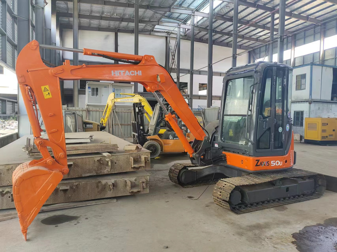 HITACHI ZX50U - Мини-экскаватор: фото 1 HITACHI ZX50U - Мини-экскаватор: фото 1