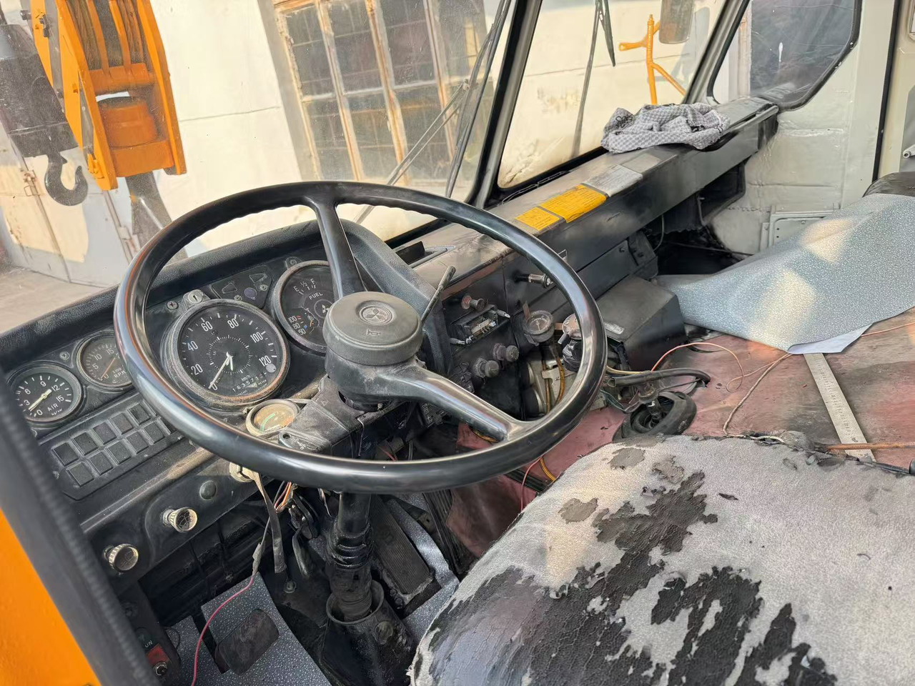 KATO NK400E - Мобильный кран: фото 3 KATO NK400E - Мобильный кран: фото 3