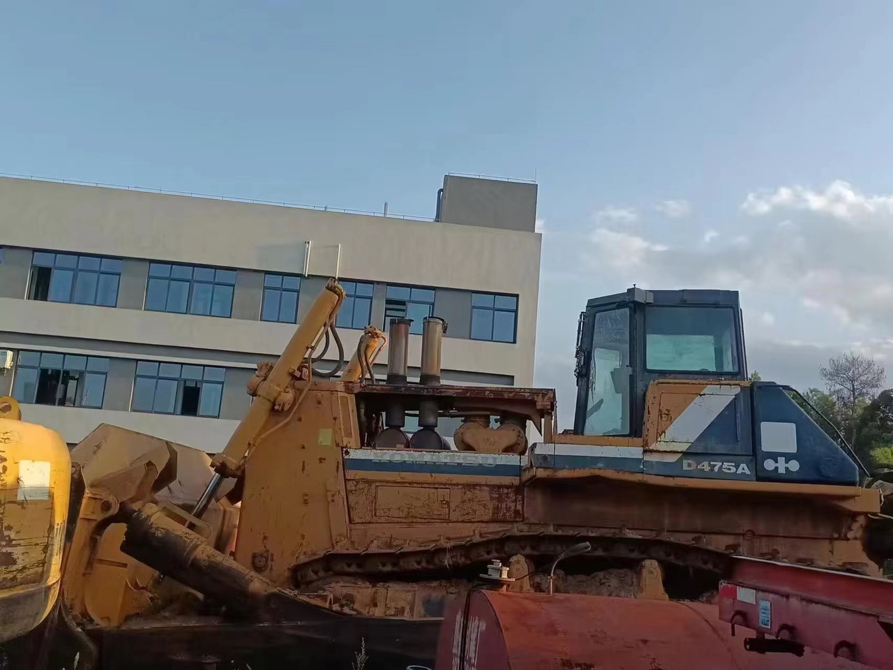 KOMATSU D475 - Бульдозер: фото 3 KOMATSU D475 - Бульдозер: фото 3