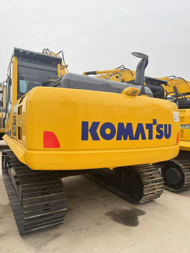 KOMATSU PC210 - Гусеничный экскаватор: фото 2 KOMATSU PC210 - Гусеничный экскаватор: фото 2