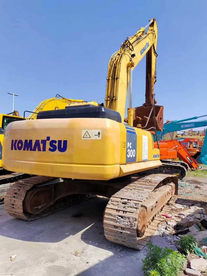 KOMATSU PC300-7 - Гусеничный экскаватор: фото 1 KOMATSU PC300-7 - Гусеничный экскаватор: фото 1