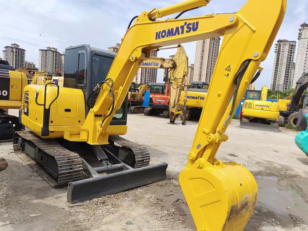 KOMATSU PC56-7 - Мини-экскаватор: фото 2 KOMATSU PC56-7 - Мини-экскаватор: фото 2