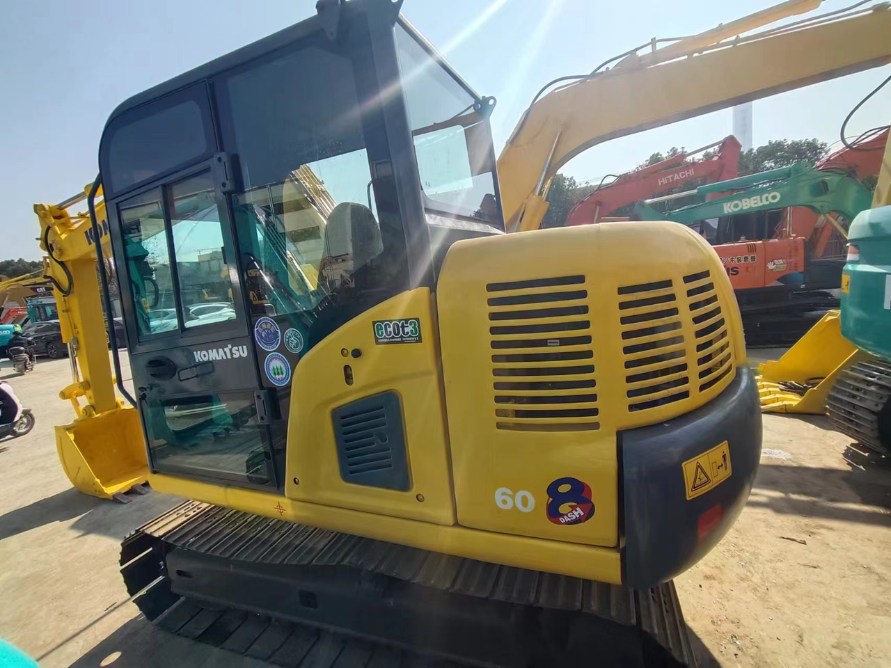 KOMATSU PC60-8 - Мини-экскаватор: фото 3 KOMATSU PC60-8 - Мини-экскаватор: фото 3