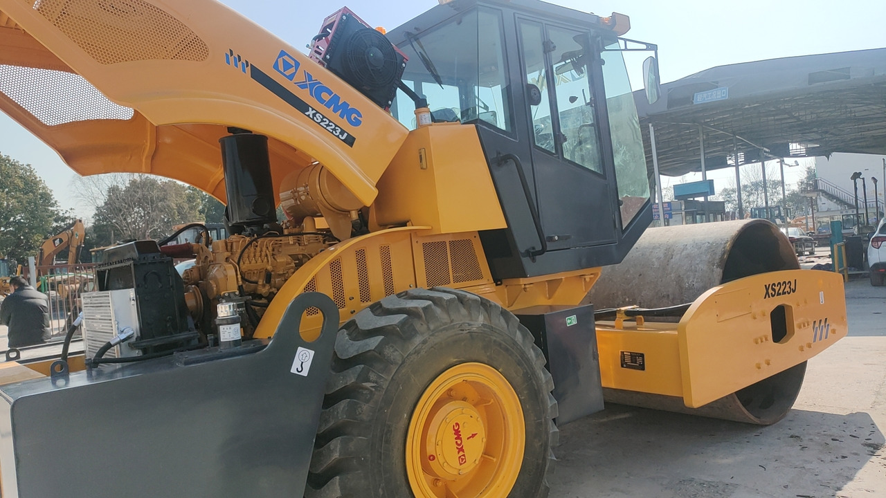 XCMG XS223J - Дорожный каток: фото 2 XCMG XS223J - Дорожный каток: фото 2