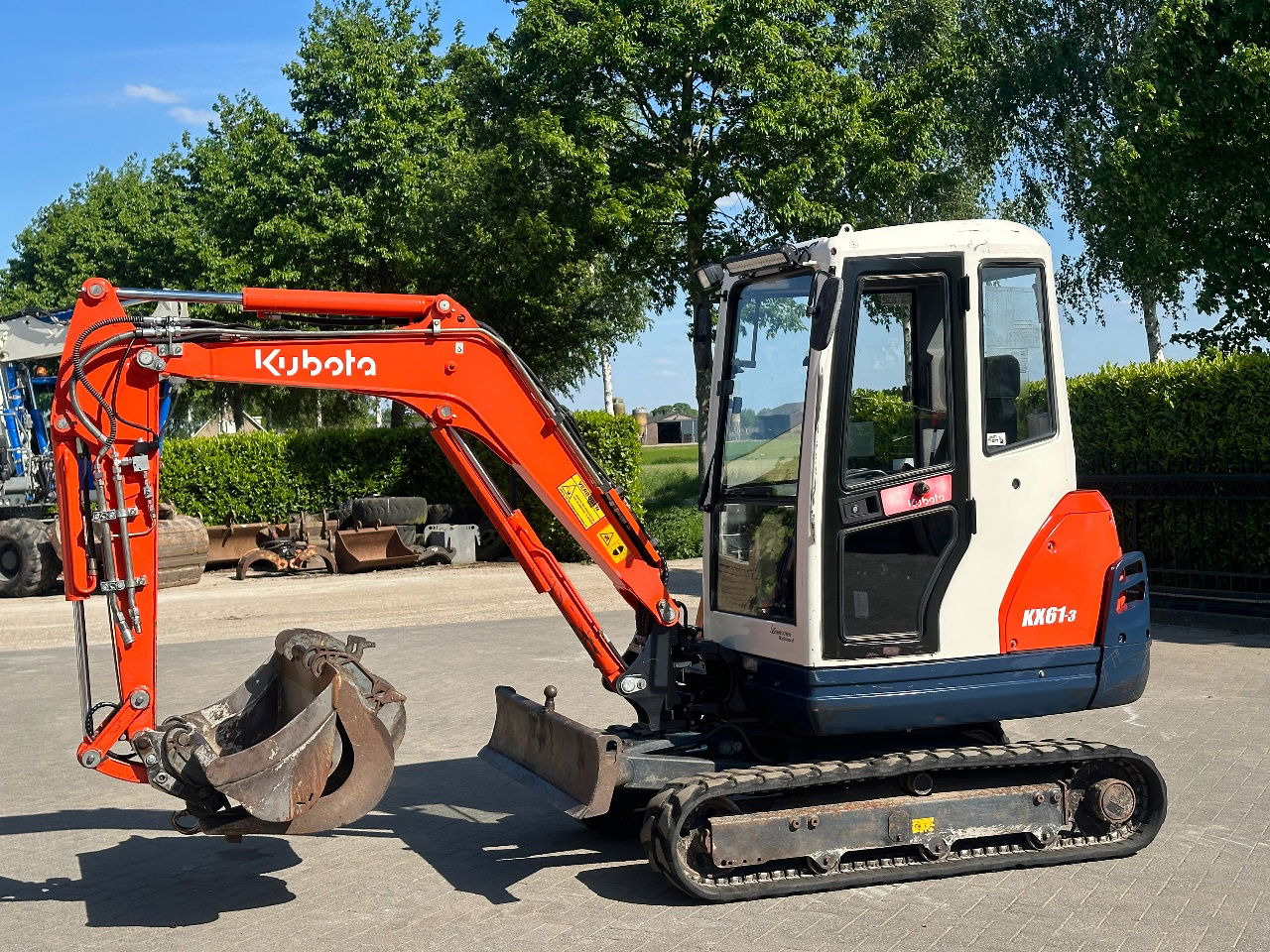 Kubota KX61-3 - Мини-экскаватор: фото 1 Kubota KX61-3 - Мини-экскаватор: фото 1