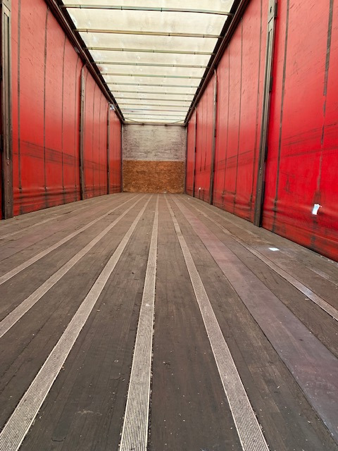 SAMRO - Тентованный полуприцеп: фото 4 SAMRO - Тентованный полуприцеп: фото 4