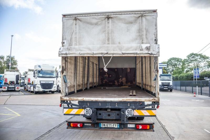 Iveco EUROCARGO 160E25 - Тентованный грузовик: фото 5 Iveco EUROCARGO 160E25 - Тентованный грузовик: фото 5