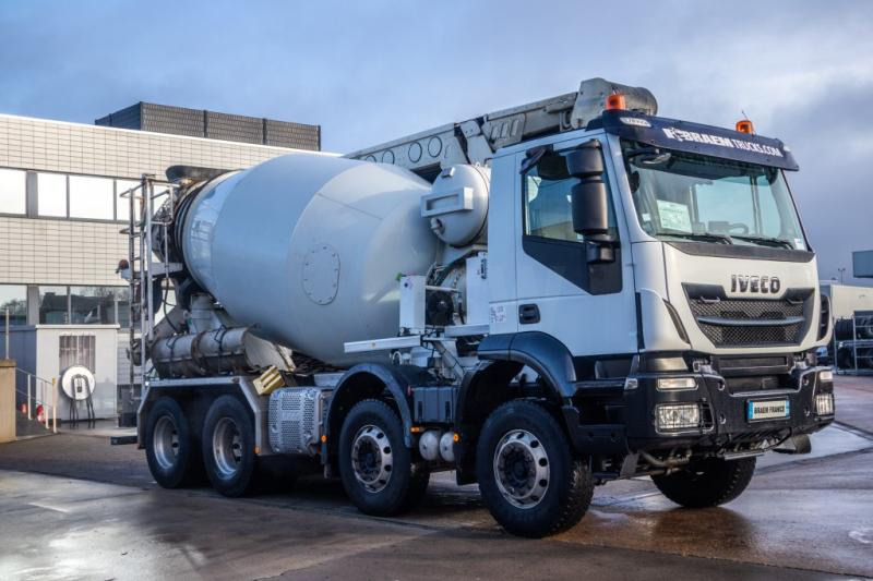 Iveco EUROTRAKKER 400+BAND/TAPIS/BELT-T40 - Автобетоносмеситель: фото 2 Iveco EUROTRAKKER 400+BAND/TAPIS/BELT-T40 - Автобетоносмеситель: фото 2