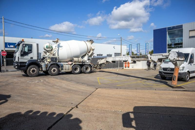 Iveco TRAKKER 400+BAND/TAPIS/BELT T40 - Автобетоносмеситель: фото 2 Iveco TRAKKER 400+BAND/TAPIS/BELT T40 - Автобетоносмеситель: фото 2