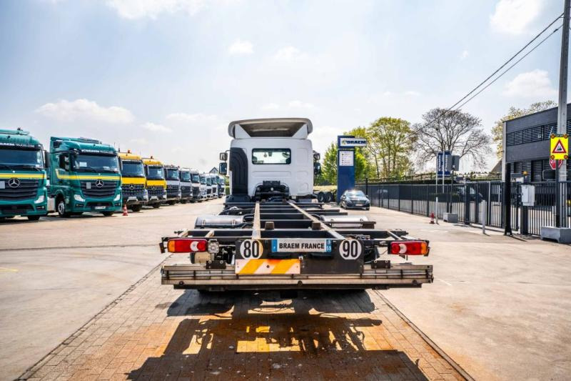 Renault D WIDE 380 DXI - Грузовик-контейнеровоз/ Сменный кузов: фото 4 Renault D WIDE 380 DXI - Грузовик-контейнеровоз/ Сменный кузов: фото 4