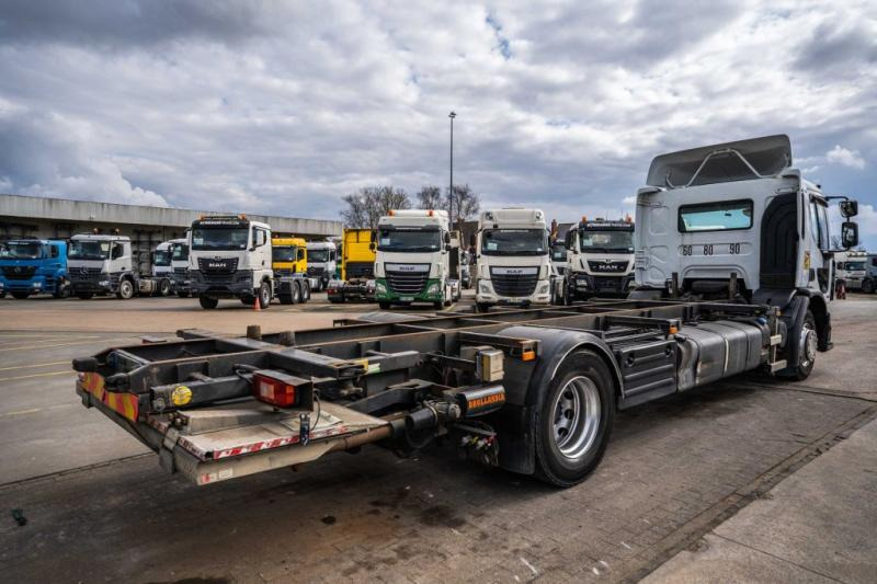 Renault PREMIUM 340 DXI // HAYON RETRACT - Грузовик-контейнеровоз/ Сменный кузов: фото 4 Renault PREMIUM 340 DXI // HAYON RETRACT - Грузовик-контейнеровоз/ Сменный кузов: фото 4