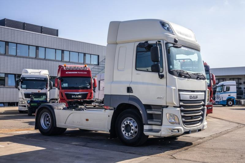 DAF CF 85.460+INTARDER+COMPRESSEUR - Тягач: фото 2 DAF CF 85.460+INTARDER+COMPRESSEUR - Тягач: фото 2