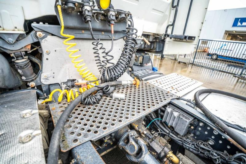 Iveco STRALIS 460 + KIPHYDR. - Тягач: фото 5 Iveco STRALIS 460 + KIPHYDR. - Тягач: фото 5