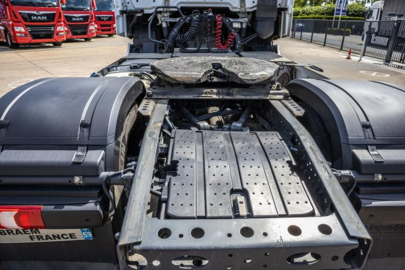 Тягач Mercedes ACTROS 1845 LS: фото 6