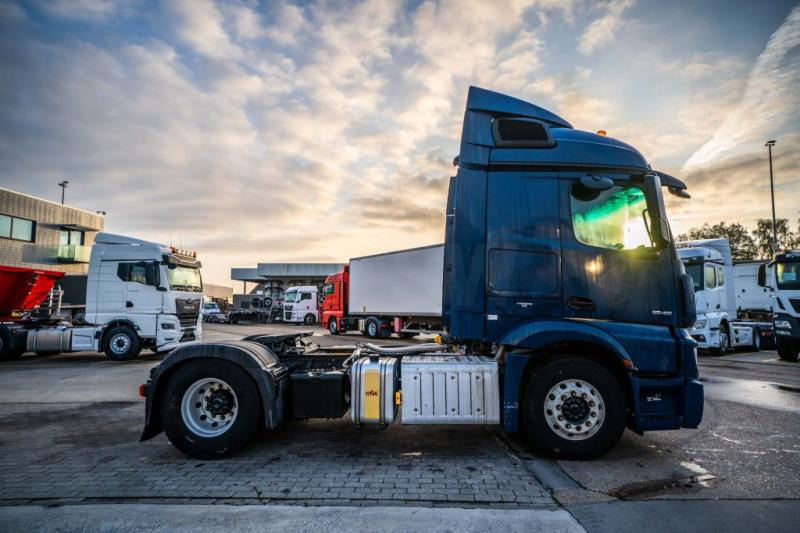 Mercedes ACTROS 1846 LS + HYDR. - Тягач: фото 3 Mercedes ACTROS 1846 LS + HYDR. - Тягач: фото 3