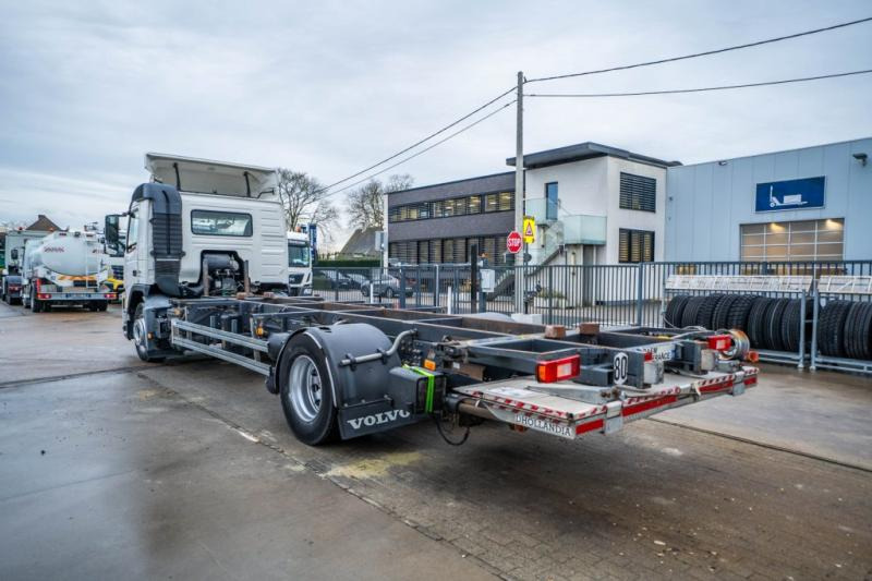 Volvo FM 330 - Грузовик-контейнеровоз/ Сменный кузов: фото 5 Volvo FM 330 - Грузовик-контейнеровоз/ Сменный кузов: фото 5