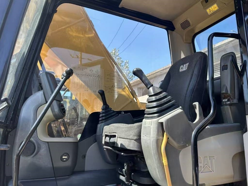 CAT 320D2 - Гусеничный экскаватор: фото 4 CAT 320D2 - Гусеничный экскаватор: фото 4