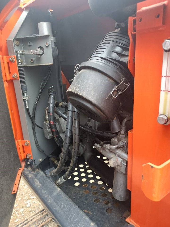 Hitachi ZX 70 - Гусеничный экскаватор: фото 5 Hitachi ZX 70 - Гусеничный экскаватор: фото 5