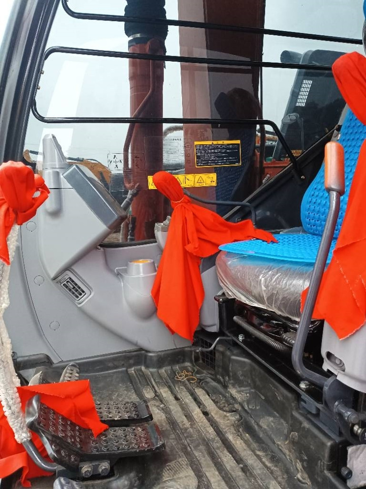 Hitachi ZX70 - Гусеничный экскаватор: фото 4 Hitachi ZX70 - Гусеничный экскаватор: фото 4