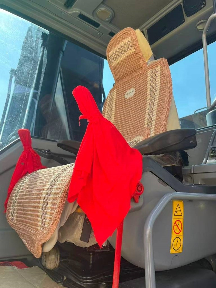 Volvo EC 240 - Гусеничный экскаватор: фото 3 Volvo EC 240 - Гусеничный экскаватор: фото 3