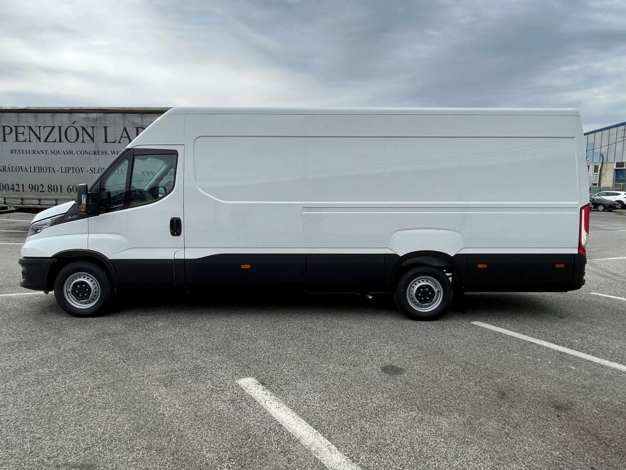 Iveco DAILY VAN, 3.0 D 176k, 35S18H V Evolution H2 - Цельнометаллический фургон: фото 2 Iveco DAILY VAN, 3.0 D 176k, 35S18H V Evolution H2 - Цельнометаллический фургон: фото 2
