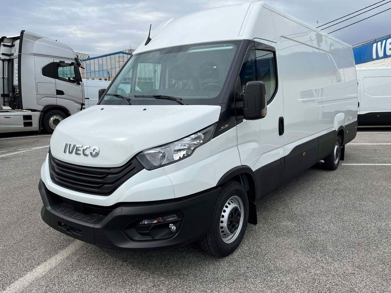 Iveco DAILY VAN, 3.0 D 176k, 35S18H V Evolution H2 - Цельнометаллический фургон: фото 1 Iveco DAILY VAN, 3.0 D 176k, 35S18H V Evolution H2 - Цельнометаллический фургон: фото 1