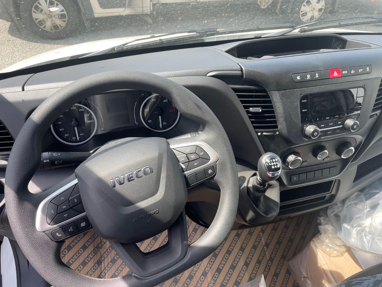 Iveco DAILY VAN, 3.0 D 176k, 35S18H V Evolution H3 - Цельнометаллический фургон: фото 3 Iveco DAILY VAN, 3.0 D 176k, 35S18H V Evolution H3 - Цельнометаллический фургон: фото 3