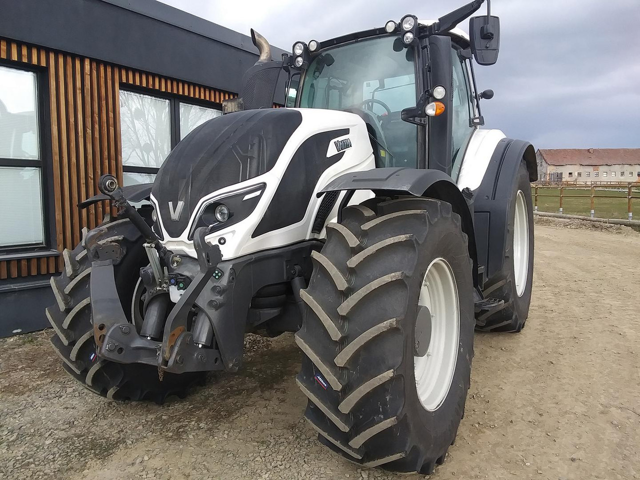 Valtra T, 254, Versu - Трактор: фото 2 Valtra T, 254, Versu - Трактор: фото 2