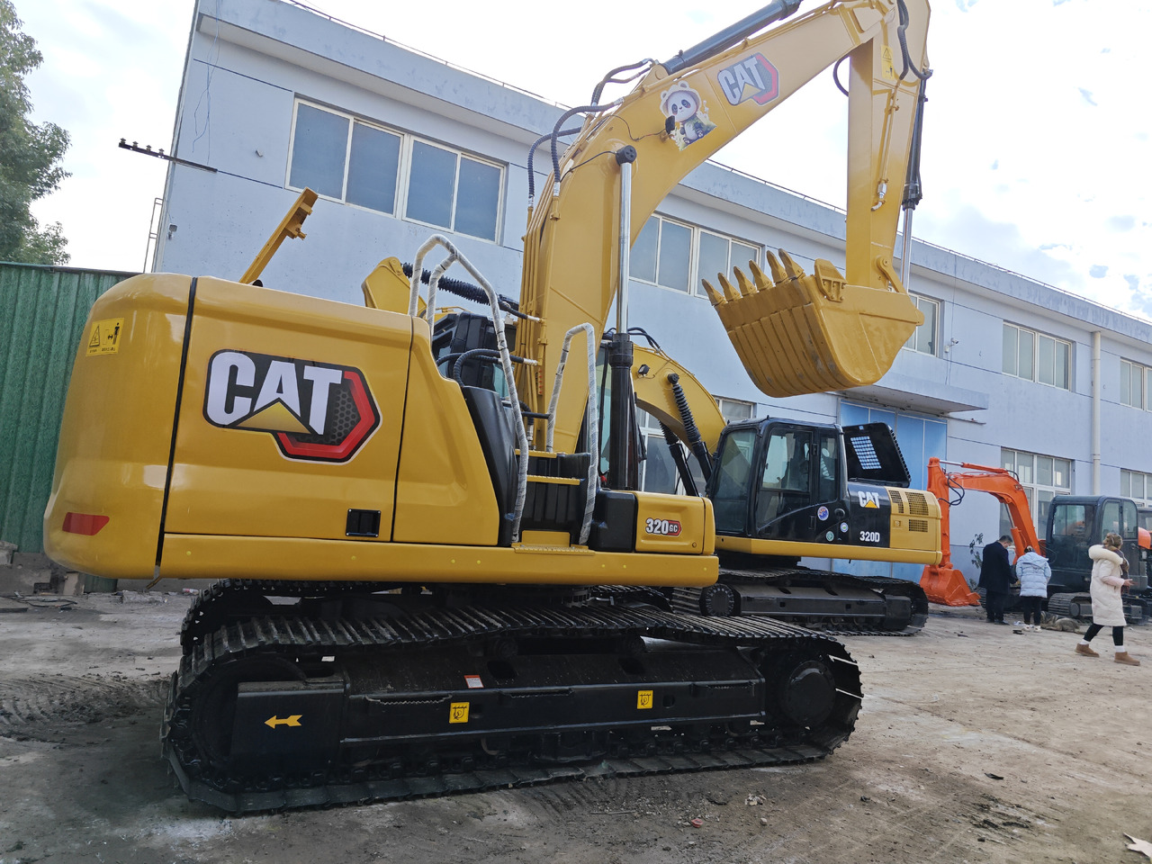 CATERPILLAR 320GC - Гусеничный экскаватор: фото 2 CATERPILLAR 320GC - Гусеничный экскаватор: фото 2