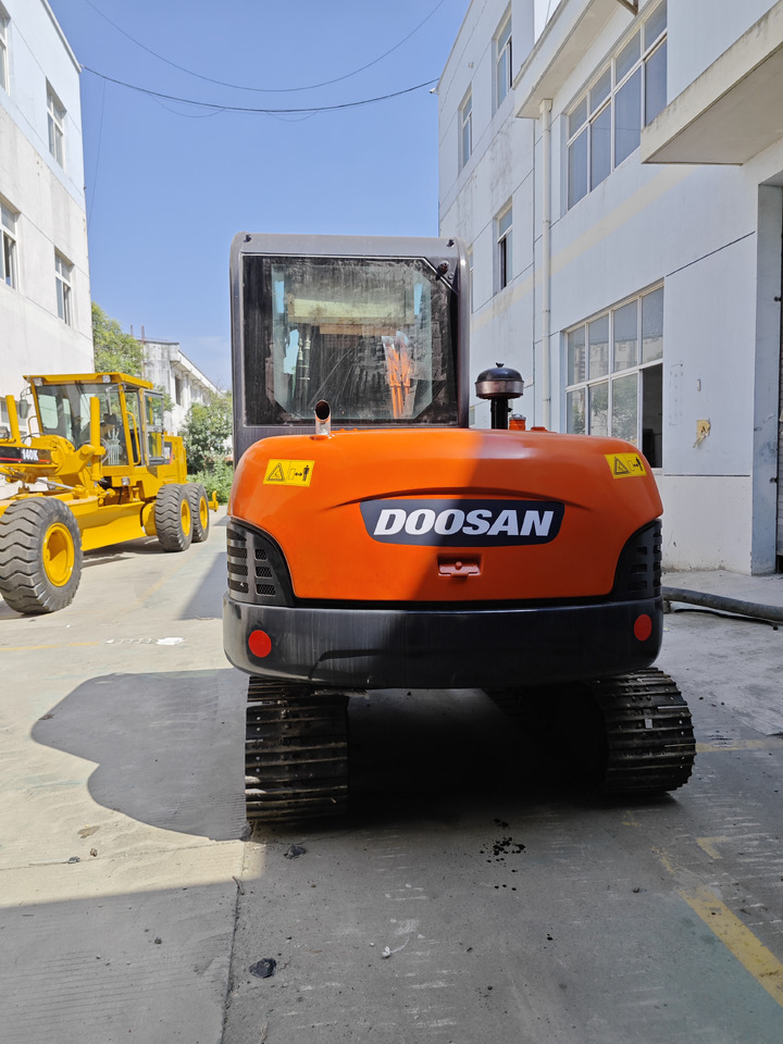 Doosan DH60 - Мини-экскаватор: фото 4 Doosan DH60 - Мини-экскаватор: фото 4