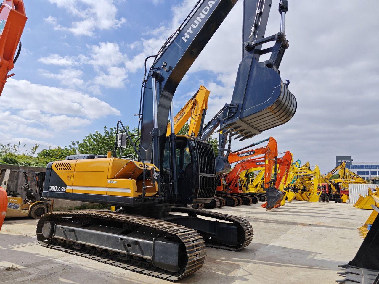 HYUNDAI R300LC-9S - Гусеничный экскаватор: фото 3 HYUNDAI R300LC-9S - Гусеничный экскаватор: фото 3