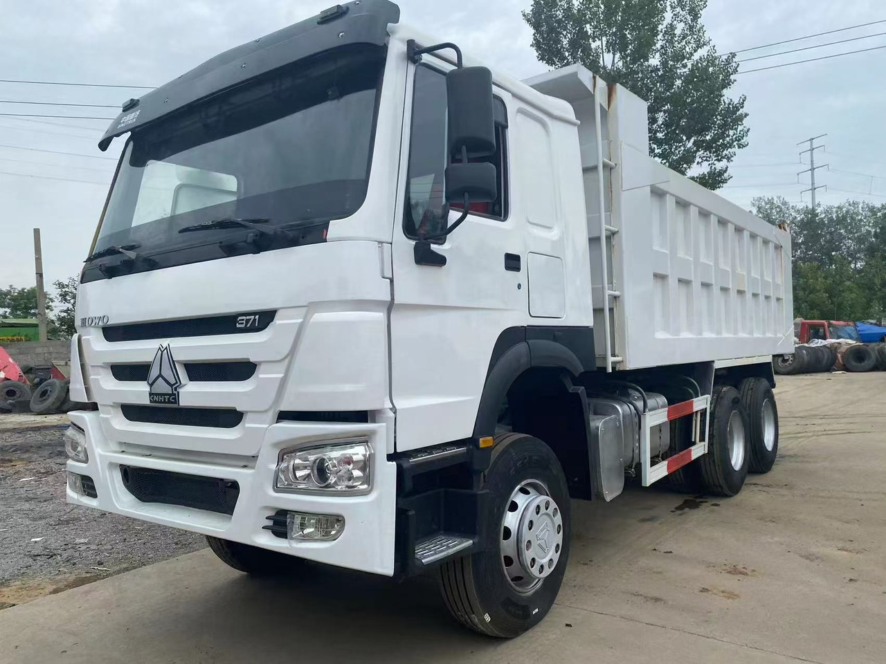 HOWO 371 - Строительная техника: фото 2 HOWO 371 - Строительная техника: фото 2