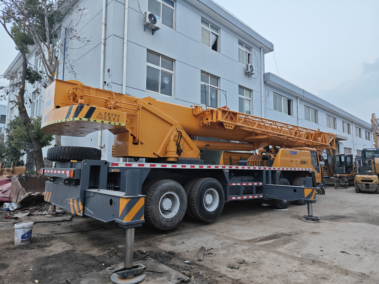 XCMG QY80K 80T TRUCK CRANE - Мобильный кран: фото 4 XCMG QY80K 80T TRUCK CRANE - Мобильный кран: фото 4