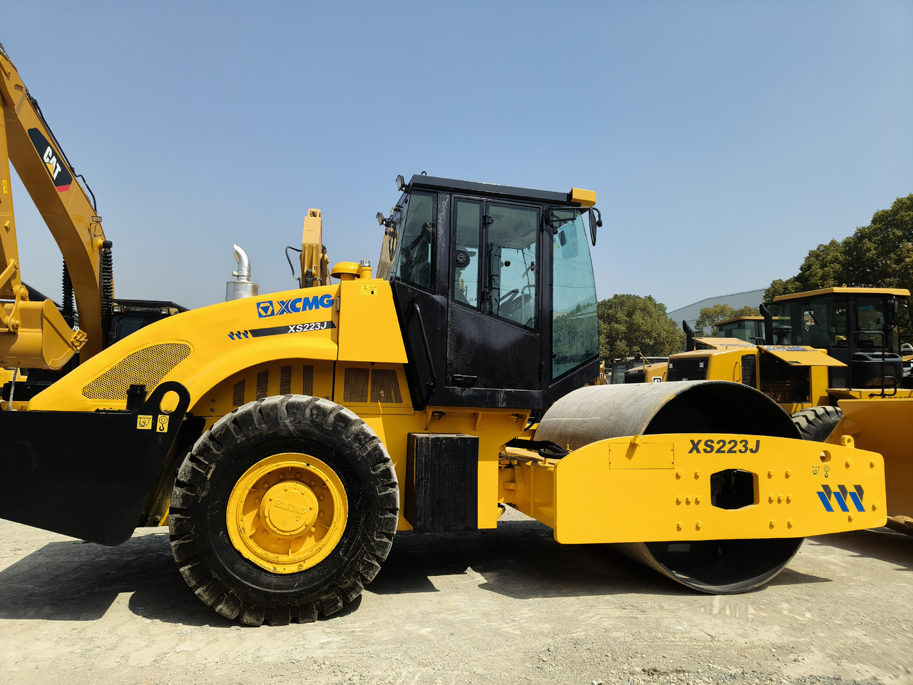 XCMG XS223J USED ROAD ROLLER - Компактор: фото 1 XCMG XS223J USED ROAD ROLLER - Компактор: фото 1